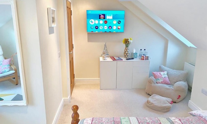 Ballycastle House | Inviting Loft Room @ Sean and Janes - Family-Friendly Stay