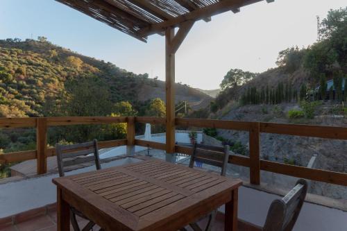 Comares House | Pet-Friendly Escape at LOFT RURAL MOLINILLO - 9.8 Rated!