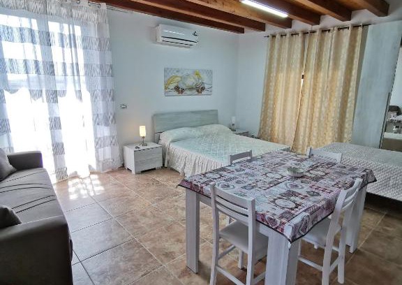 Viagrande Apartment | Pet-Friendly Loft San Mauro with High Guest Ratings