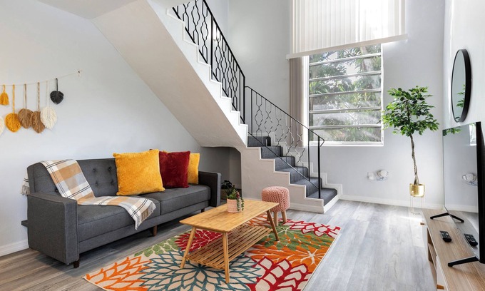 Virginia Gardens Apartment | Trendy Loft-Style 1 Bedroom Apt with Fast Wi-Fi & Pool