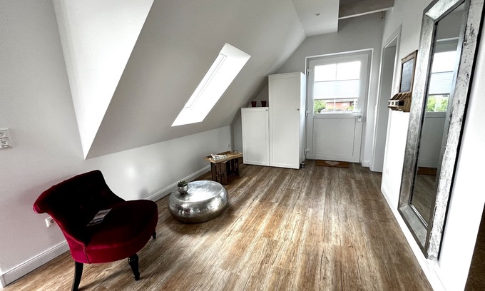 Hollern-Twielenfleth House | Loft with river view (vessel & dike)