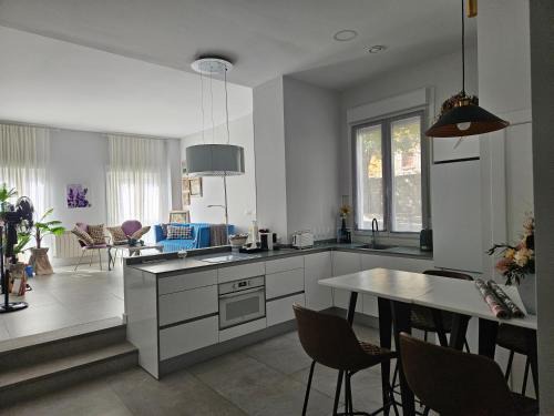 Burgos Apartment | Exceptional Loft17: Guest Rated 9.7 with Breakfast Included