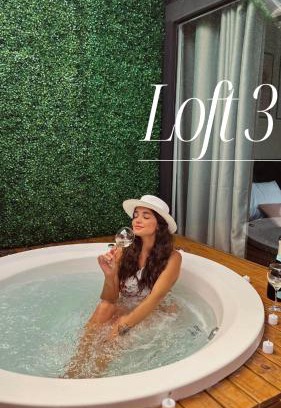Mariscal Apartment | Cozy Loft3 with Hot Tub in Mariscal for Couples