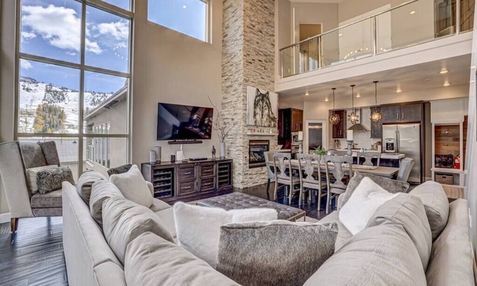 Brian Head Apartment | Lofts 7 C: Guest Rated 10/10 with Spa and Hot Tub Access
