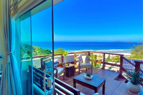 Tucuns House | Oceanfront Retreat at Lofts do Morro Magico for Families