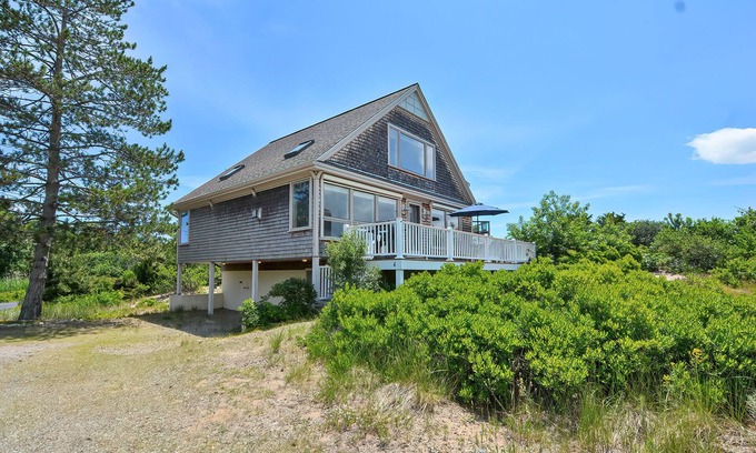Newbury House | Scenic Lofty Views on Plum Island with Oceanfront Access