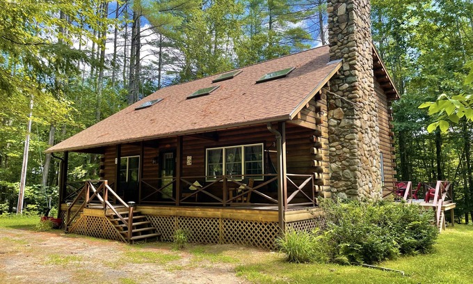 Bristol Cabin | Pet-Friendly Log Cabin Near Newfound Lake - Sleeps 10