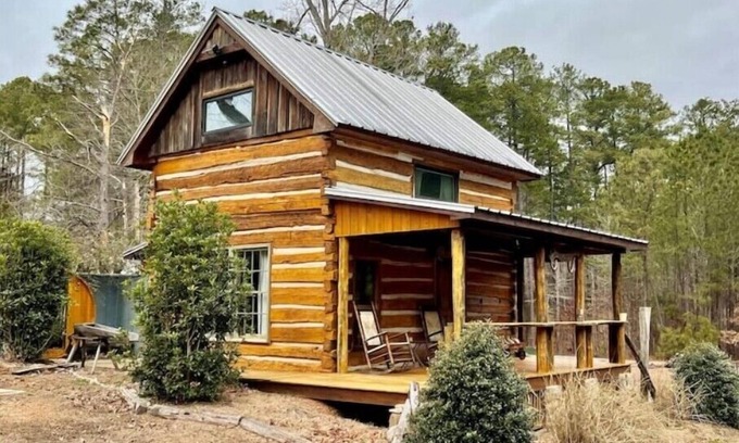 McCain Cabin | Cozy Log Cabin at Jordan Lake - Family-Friendly Retreat