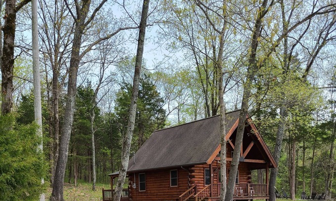 Trigg County Cabin | Log Cabin get away in Cadiz, KY area with multiple recreation areas near by.