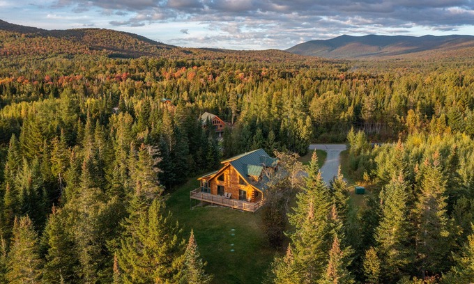 Twin Mountain Cabin | Cozy Log Cabin Retreat in the White Mountains, Child Friendly