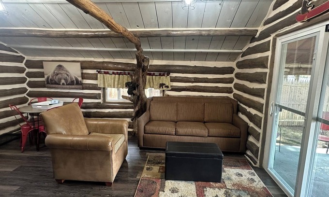Tomahawk Cabin | Lakefront Log Cabin Retreat at Papa Bear - 10/10 Rated!