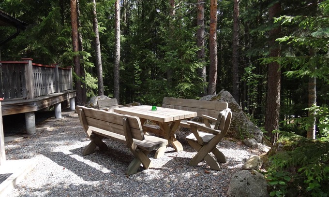 Lesjofors House | Cozy Log Cabin by Lake Bredreven, Steps to the Beach