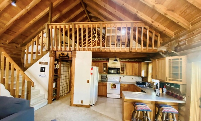 Augusta Cabin | Scenic Log Cabin On The Bluff with Lake View & Kitchen