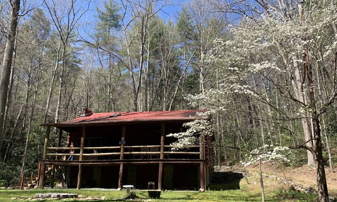 Hot Springs House | Tranquil Log Cabin with Creek, Near Downtown Hot Springs