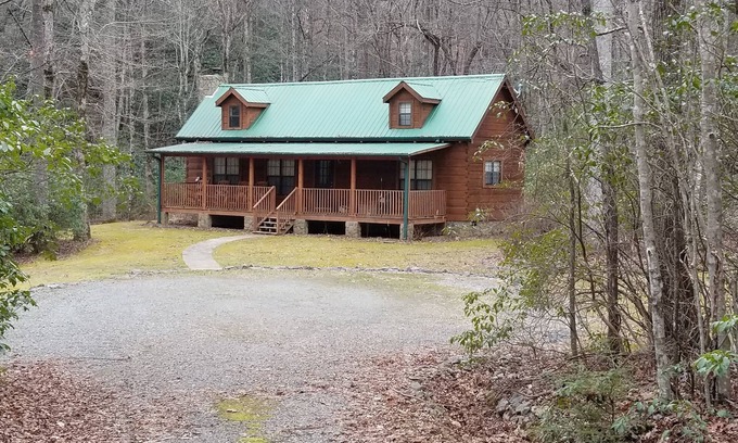 Cedar Mountain Cabin | Private Log Cabin with Trout Pond Near Dupont State Forest