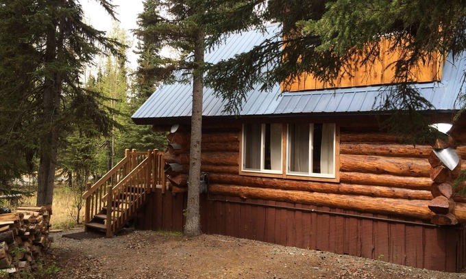 Sterling Cabin | Charming Log Cabin with Loft, Private Bath & Pet-Friendly Amenities