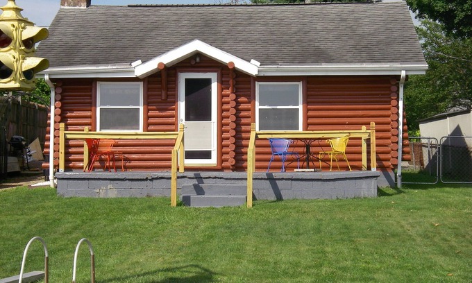 Millersport Cabin | Discover the Ideal Log Cabin Waterfront Getaway at Buckeye Lake
