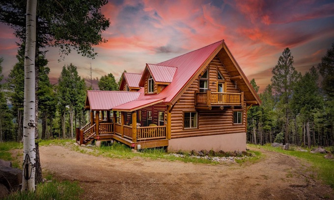 Angel Fire House | Idyllic Log Cabin with Hot Tub, Private Deck & Scenic Views