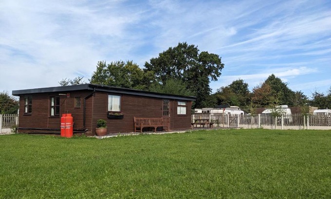 Haxey Other | Cozy Log Cabin with Secure Garden, Pet and Child Friendly