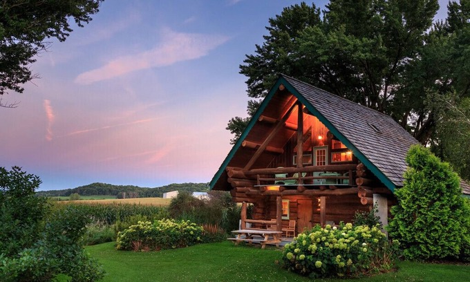 Sparta Cabin | Cozy Log Cabins for a Peaceful Driftless Region Escape