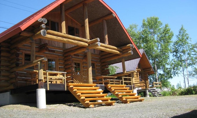 Nakafurano Cabin | Cozy Log Cottage Himawari with Breakfast & Hot Tub Access