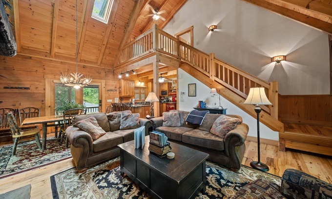 Banner Elk Cabin | Romantic Log Heaven Cabin with Hot Tub & Game Room