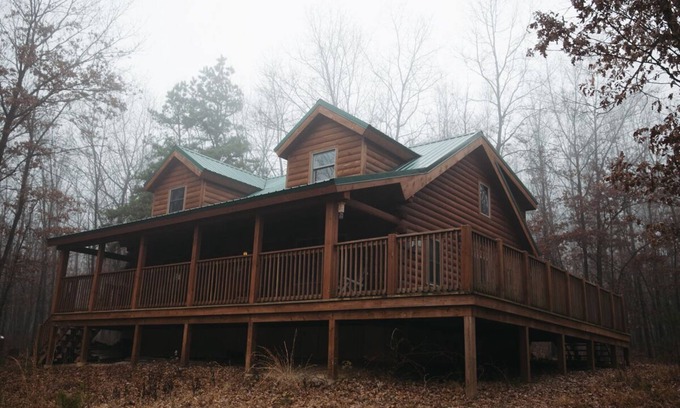 Jim Thorpe House | Serene Log Home Retreat Surrounded by Nature in Jim Thorpe