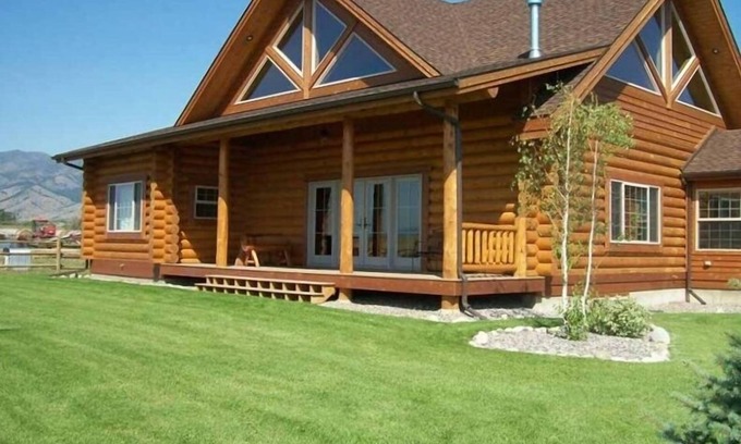 Bozeman House | Idyllic Log Home Retreat Near Bozeman with Pool & Spa