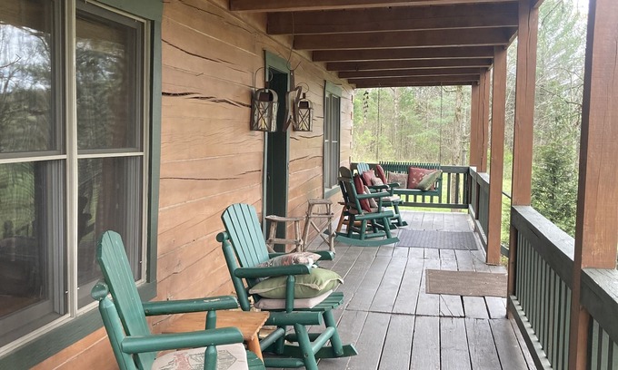 Park City Cabin | Cozy Log Home Near Mammoth Cave National Park - Pet Friendly