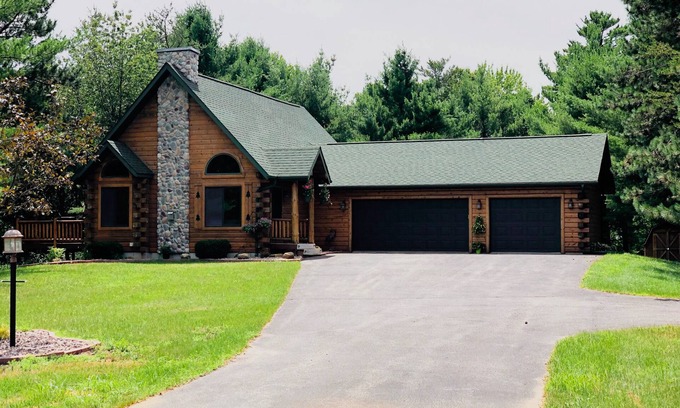Necedah House | Discover a Modern Log Home with Oceanfront Serenity