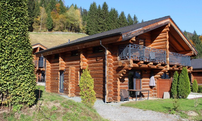 Sonnenalpe Nassfeld Ski Chalet | Log house near top ski resort