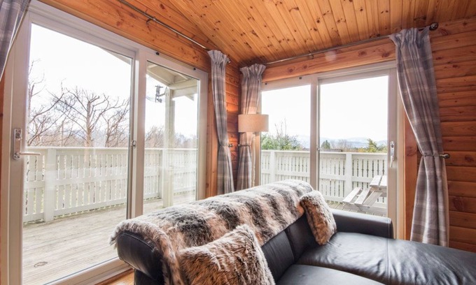 Aviemore Cabin | Delightful Log Lodge: Family-Friendly Retreat in Aviemore