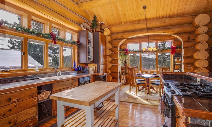 Baldy Mountain House | Log View Lodge: Pet-Friendly Retreat with Ocean Views