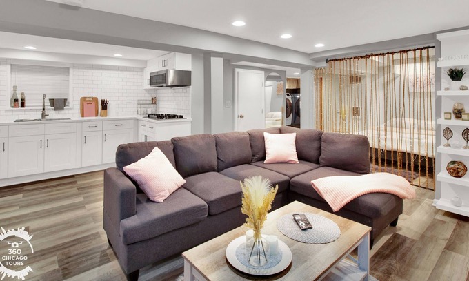 West Bucktown Apartment | Family-Friendly Logan Square Monthly Apartment for Your Stay