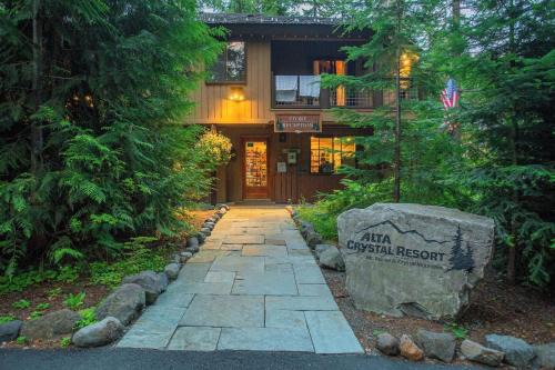 Enumclaw Hotel | Experience LOGE Alta Crystal Resort at Mt Rainier Today!