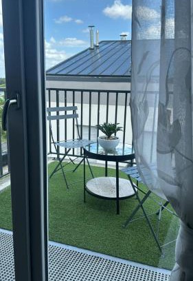 Lieusaint Apartment | Logement 2 pièces propre et calme