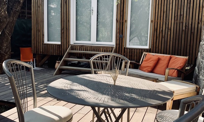 Le Plan-de-Grasse Ski Chalet | Unique Eco-Friendly Retreat with Garden and Family Amenities