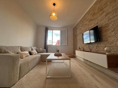 Villefranche-sur-Saone Apartment | Bright and Welcoming Accommodations for Family Getaways