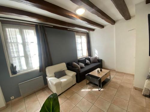 Azay-le-Rideau Apartment | Group Accommodation in the Heart of Azay le Rideau