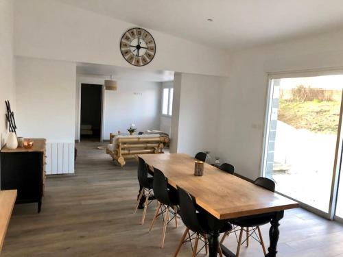 Gurgy Apartment | Beautiful Ground-Floor Stay with Garden & High Guest Rating