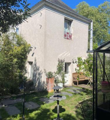Saint-Jacques - Pirmil House | Discover Le Pigeonnier de la Plume: Top-Rated Family Retreat