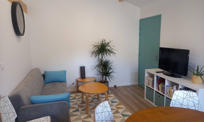 Perouges Apartment | Family-Friendly Stay for 6 Near the Medieval City