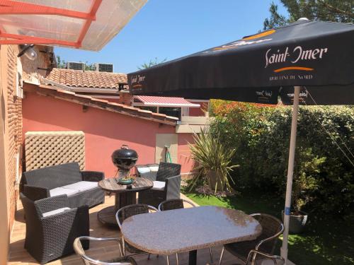 Villeneuve-sur-Lot House | Relax at Logement Pascal: Family-Friendly with Pool Access