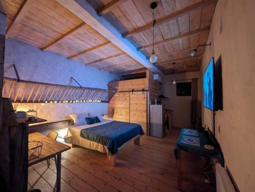 Perouges Apartment | Cozy Studio in Pérouges with Pool and Ocean Views