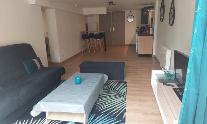 Gouville Apartment | Comfortable Accommodation for Families of 6 - Rated 9.2