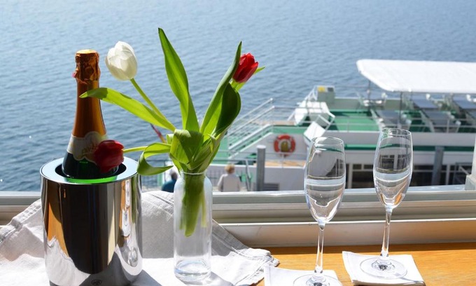 Ueberlingen Apartment | Experience Logenplatz am See: 4-Star Lakeside Retreat