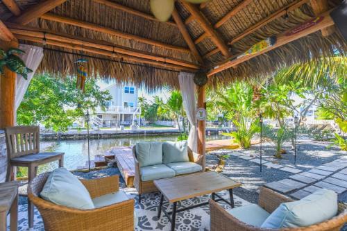 Sugarloaf Key House | Loggerhead Lagoon: Modern Waterfront Escape for Pet Lovers