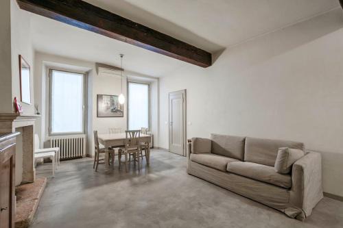 Centro Storico Nord Apartment | Loggia Apartment - Brescia City Center - by Host4U