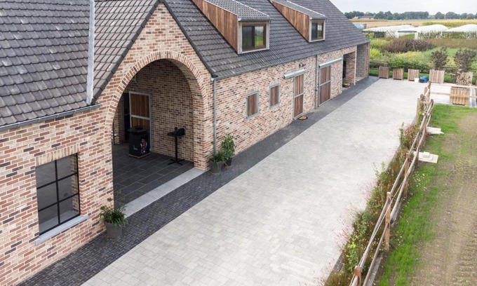 Bullen Gestel Bed & Breakfast | Discover Logies Op 't Gestel: Family-Friendly Getaway