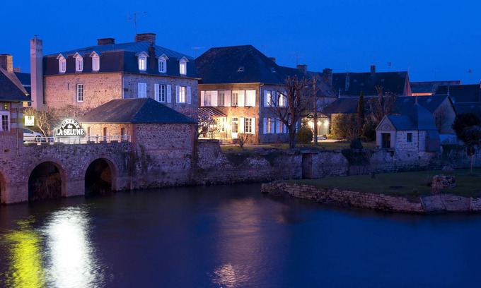 Ducey Hotel | Enjoy Family-Friendly Dining at Logis Auberge de la Sélune